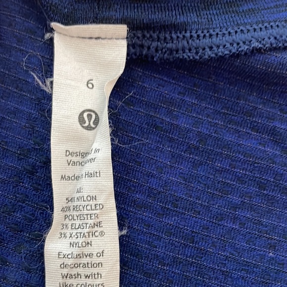 Lululemon long sleeve workout tee size 6. Worn once - Picture 2 of 3
